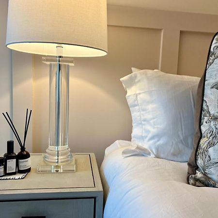 The Noir Blanc Retreat At Ryedale House Appartement York Buitenkant foto