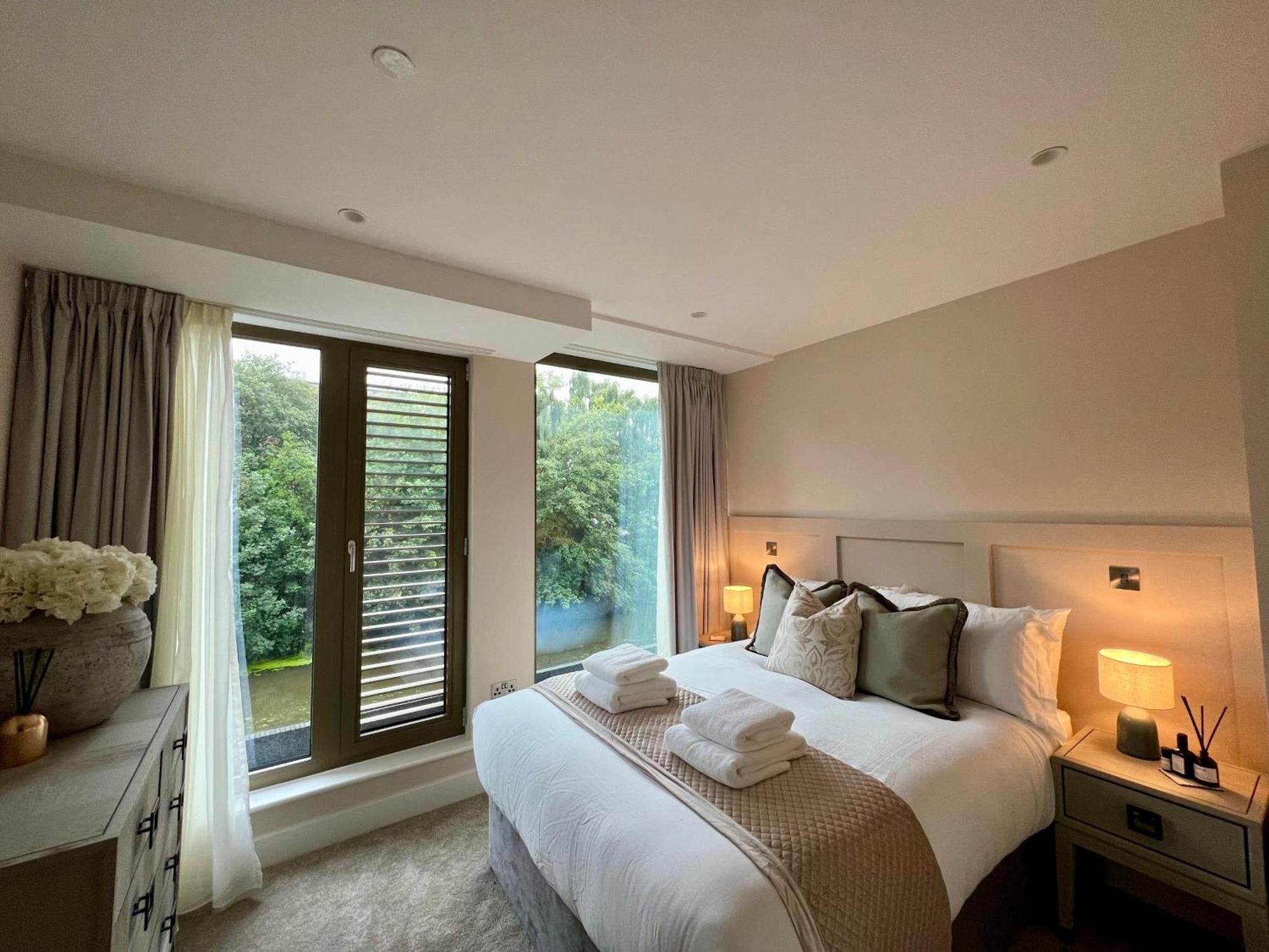 The Noir Blanc Retreat At Ryedale House Appartement York Buitenkant foto