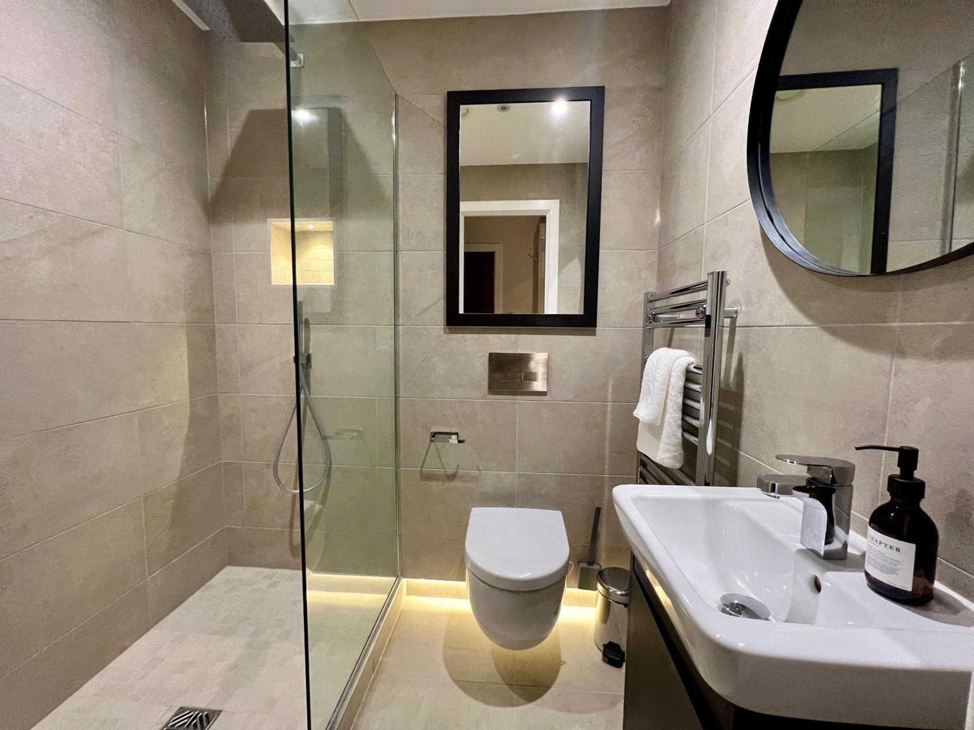 The Noir Blanc Retreat At Ryedale House Appartement York Buitenkant foto
